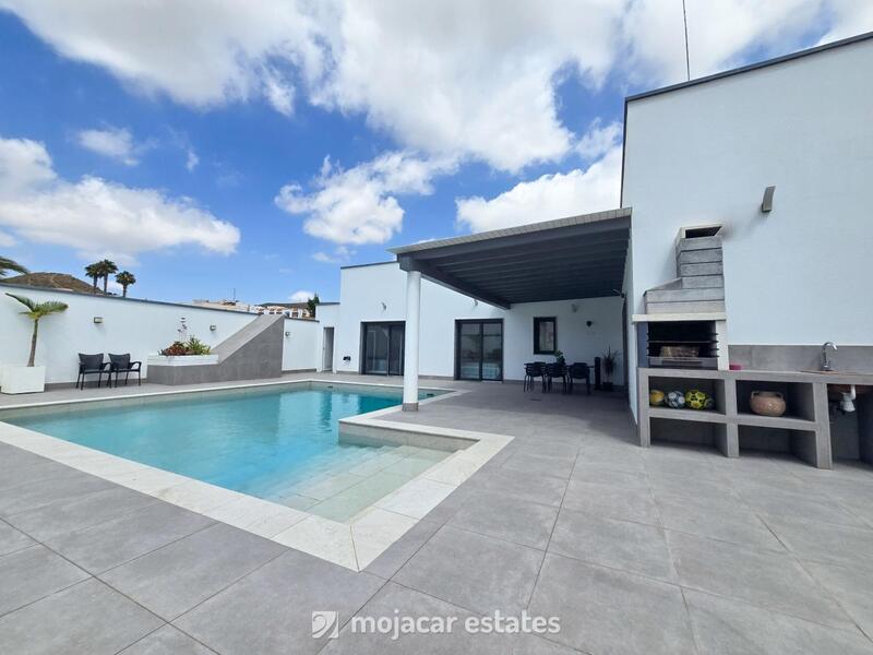 Villa en venta en Carboneras, Almería