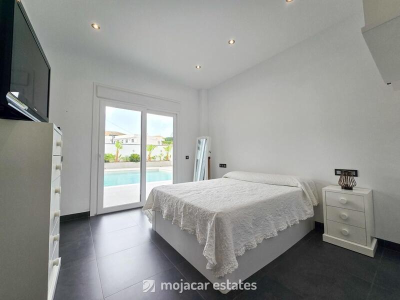 4 slaapkamer Villa Te koop