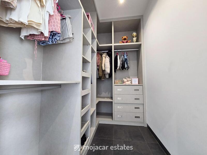 4 slaapkamer Villa Te koop