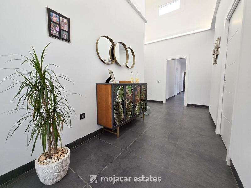4 slaapkamer Villa Te koop