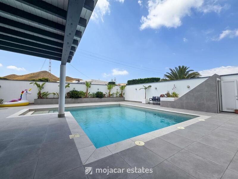 4 slaapkamer Villa Te koop