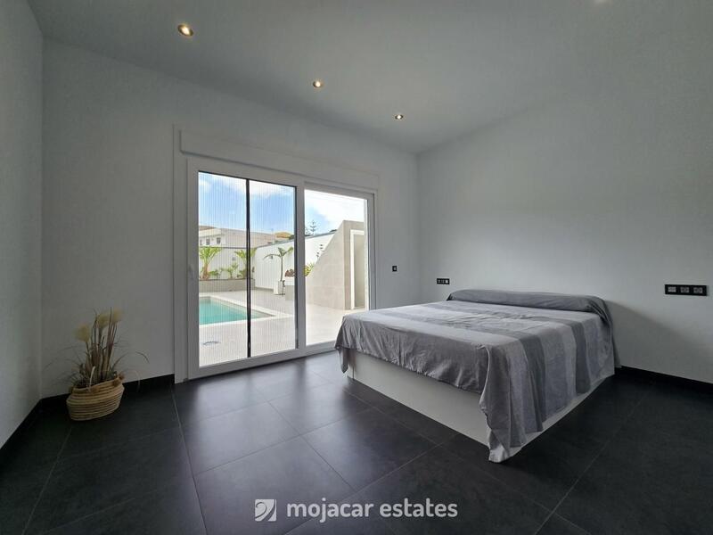 4 slaapkamer Villa Te koop