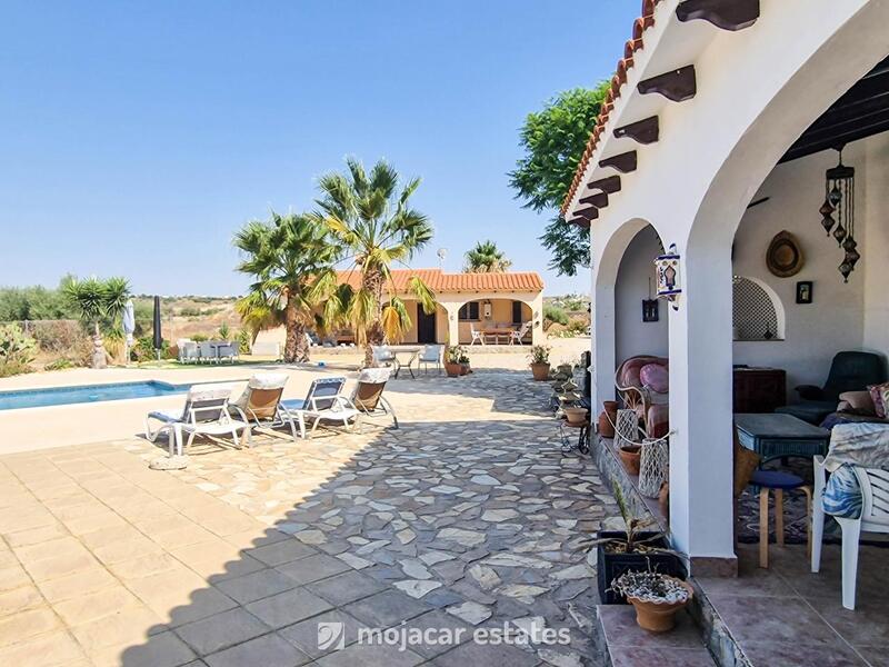 Villa for sale in Turre, Almería