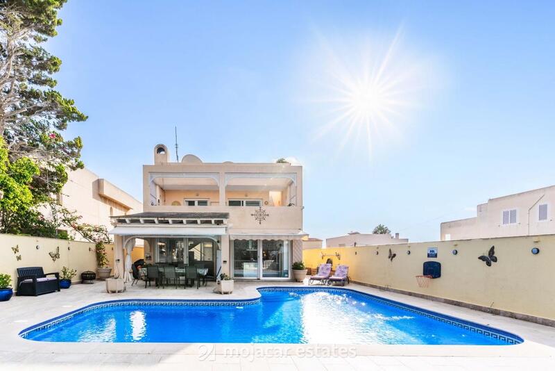5 bedroom Villa for sale