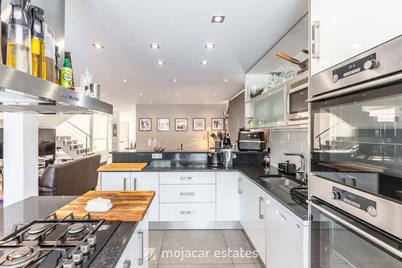 5 bedroom Villa for sale