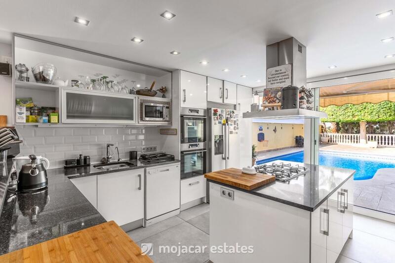 5 bedroom Villa for sale