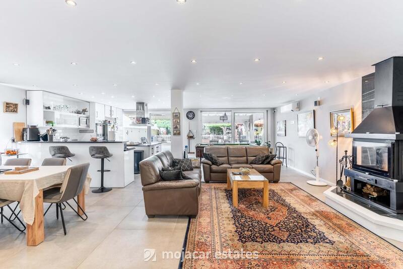 5 bedroom Villa for sale