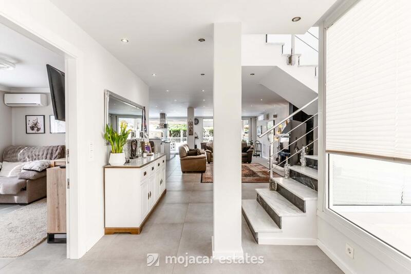 5 bedroom Villa for sale