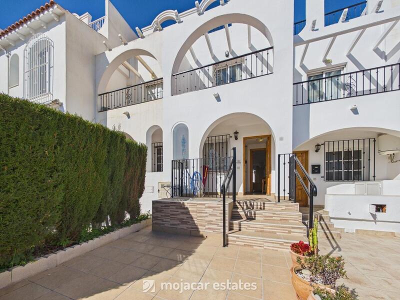 2 bedroom Townhouse for sale