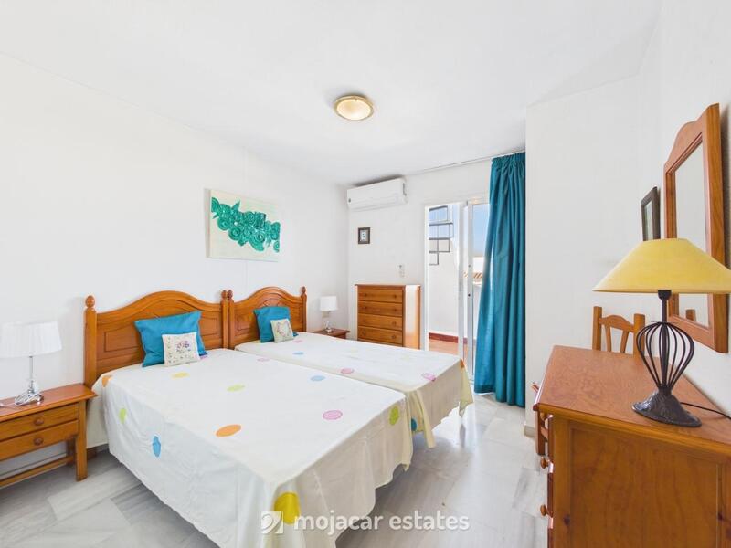 2 bedroom Townhouse for sale