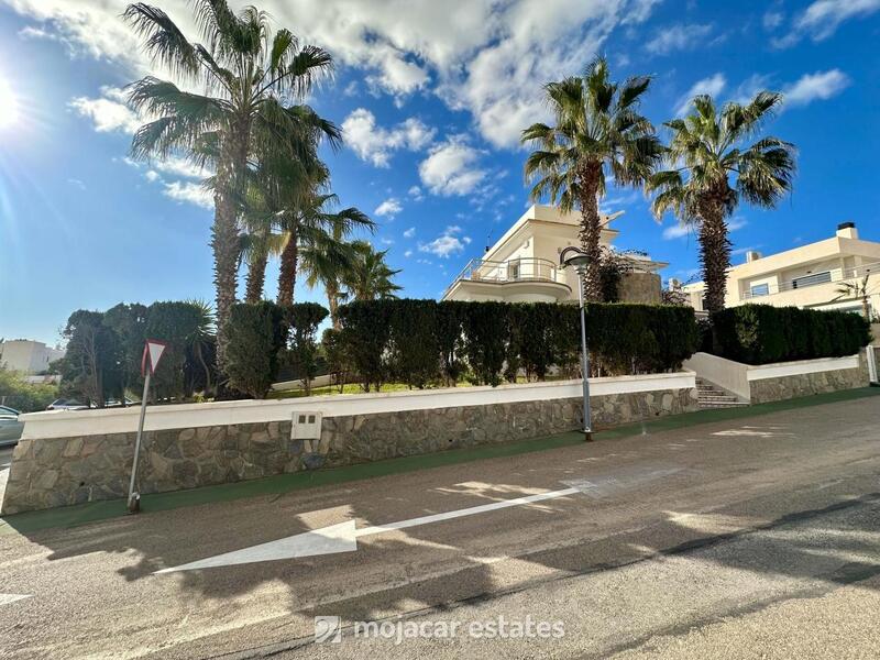 5 Cuarto Villa en venta