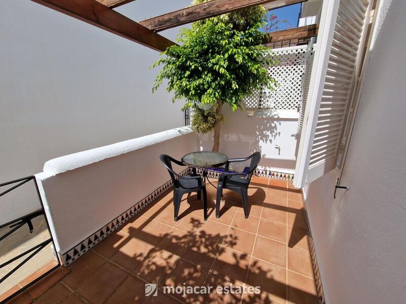 2 bedroom Townhouse for sale