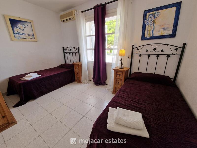 2 bedroom Townhouse for sale