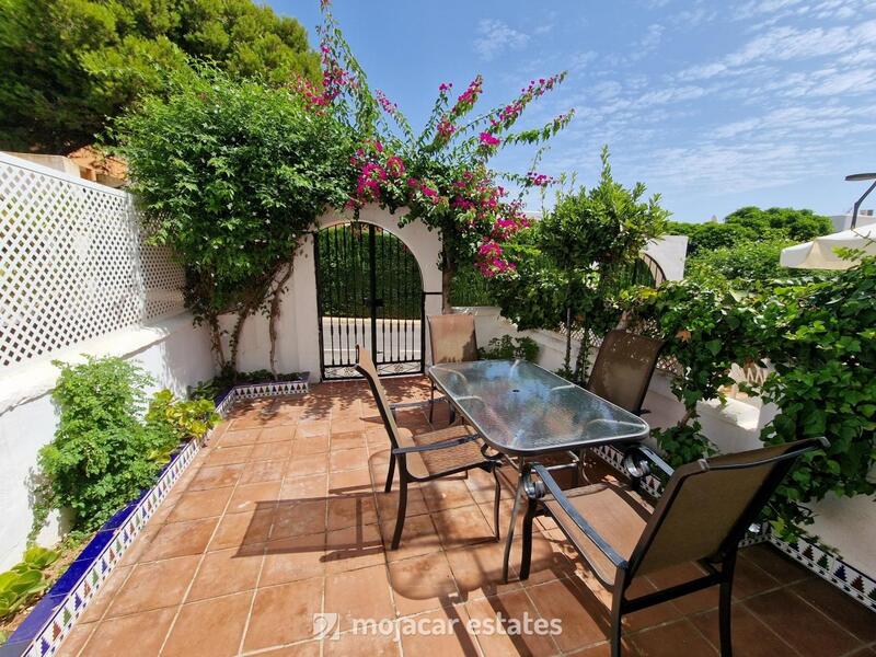 2 bedroom Townhouse for sale