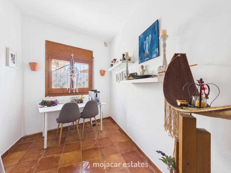 2 bedroom Townhouse for sale