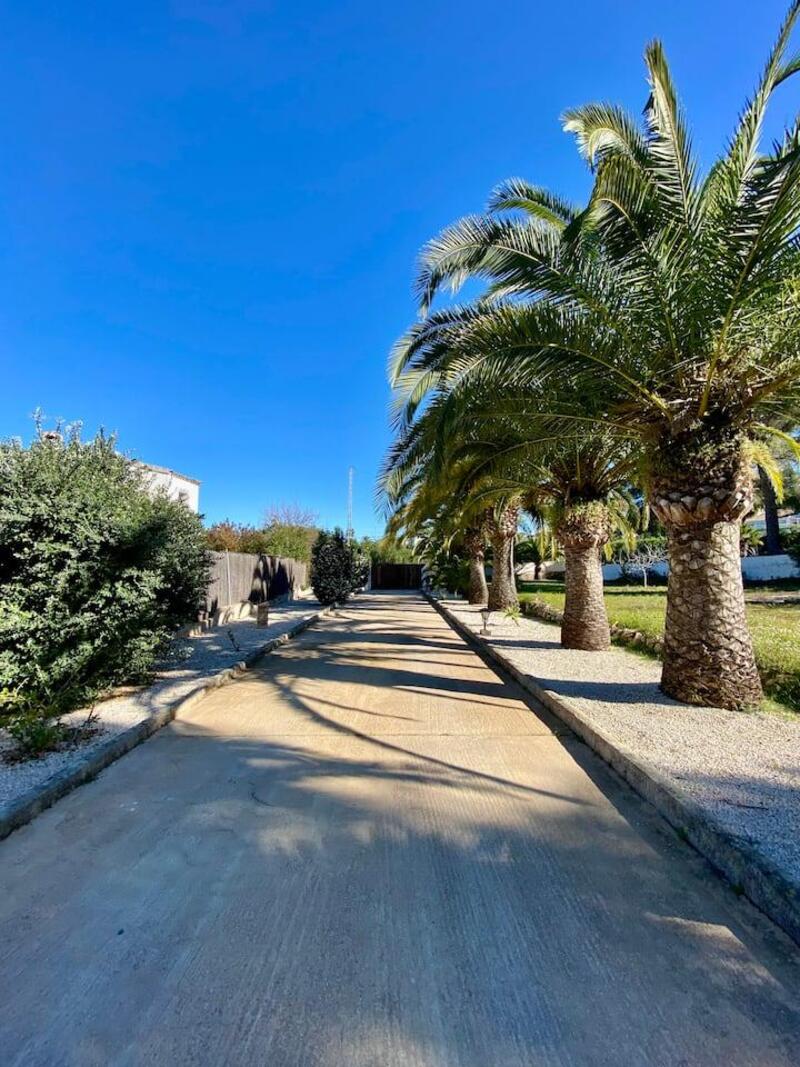 Villa en venta en Adsubia, Alicante