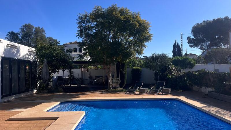 4 slaapkamer Villa Te koop