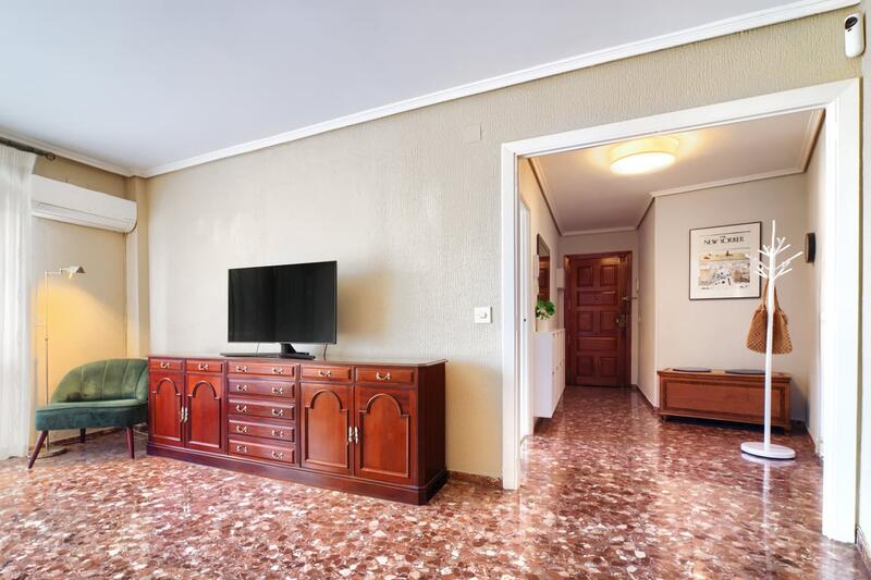 3 bedroom Apartment for Long Term Rent