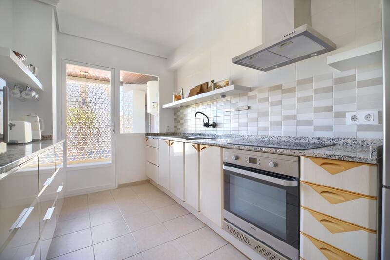 3 bedroom Apartment for Long Term Rent