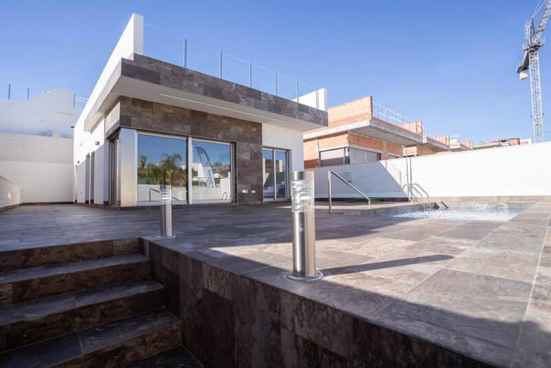 Villa for sale in Villamartin, Alicante