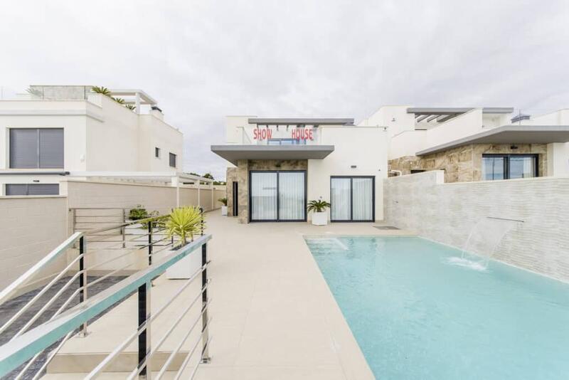 Villa for sale in San Miguel de Salinas, Alicante