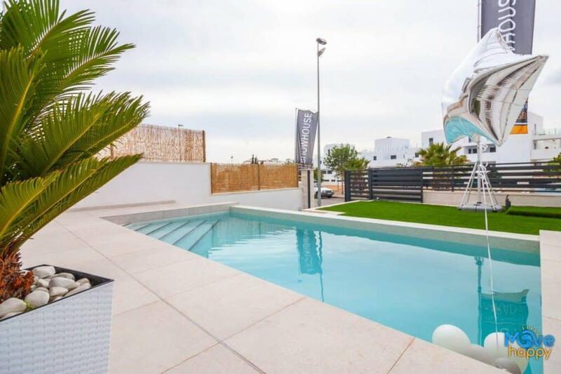 вилла продается в Villamartin, Alicante