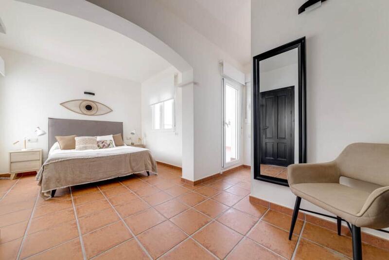 2 bedroom Townhouse for sale