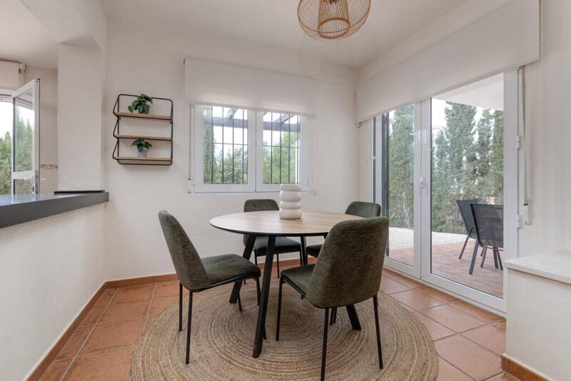 2 bedroom Townhouse for sale