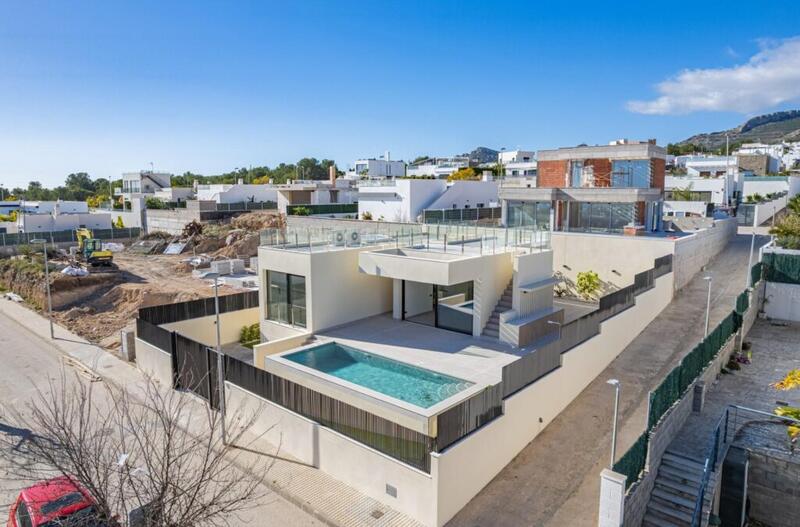 4 slaapkamer Villa Te koop