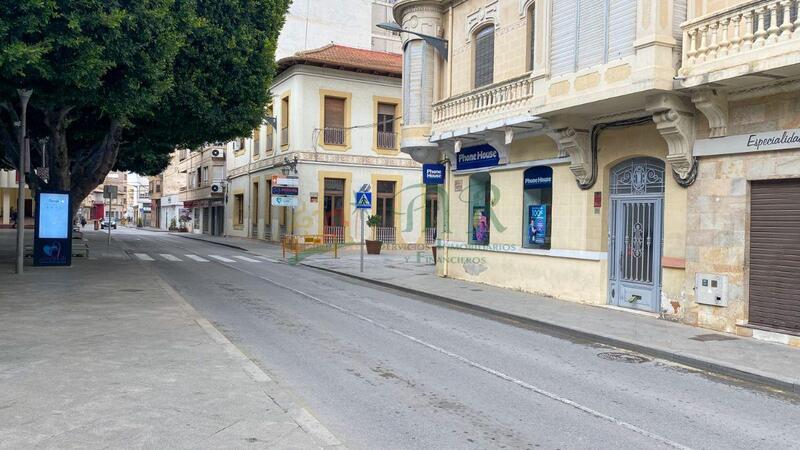2 bedroom Commercial Property for Long Term Rent