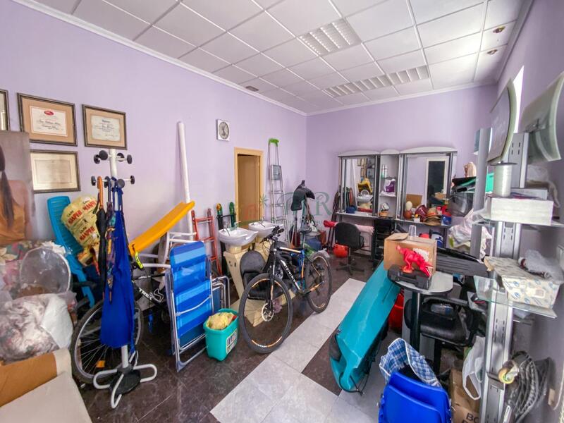3 спальная комната Коммерческая недвижимость продается