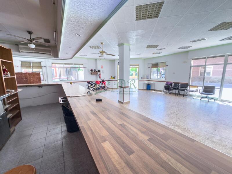 3 slaapkamer Commercieel vastgoed Te koop
