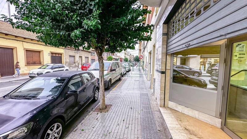 2 bedroom Commercial Property for Long Term Rent