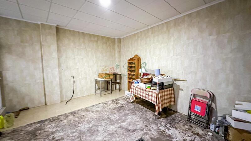 2 bedroom Commercial Property for Long Term Rent