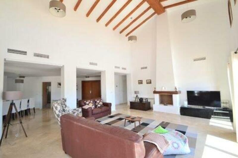 5 bedroom Villa for sale