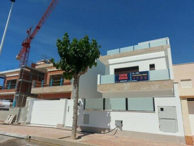 Villa en venta en San Pedro del Pinatar, Murcia