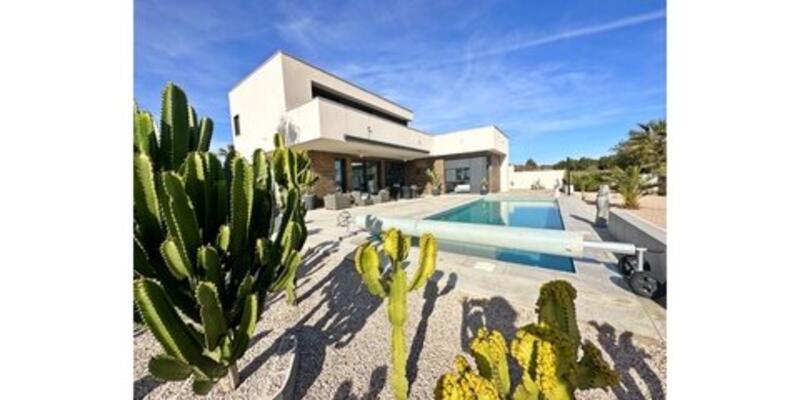 Villa til salgs i Hacienda del Alamo Golf Resort, Murcia