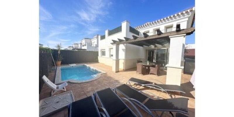 Villa en venta en La Torre Golf Resort, Murcia