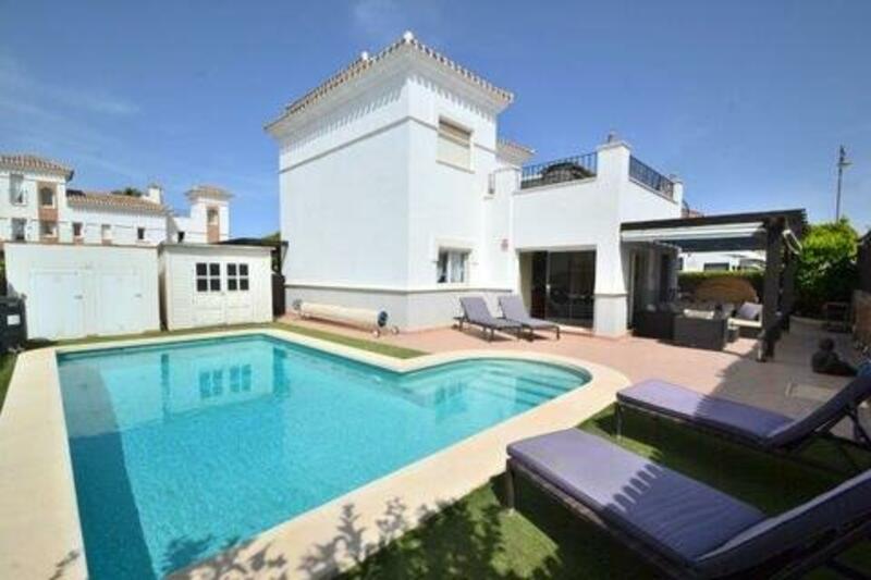 Villa for sale in La Torre Golf Resort, Murcia