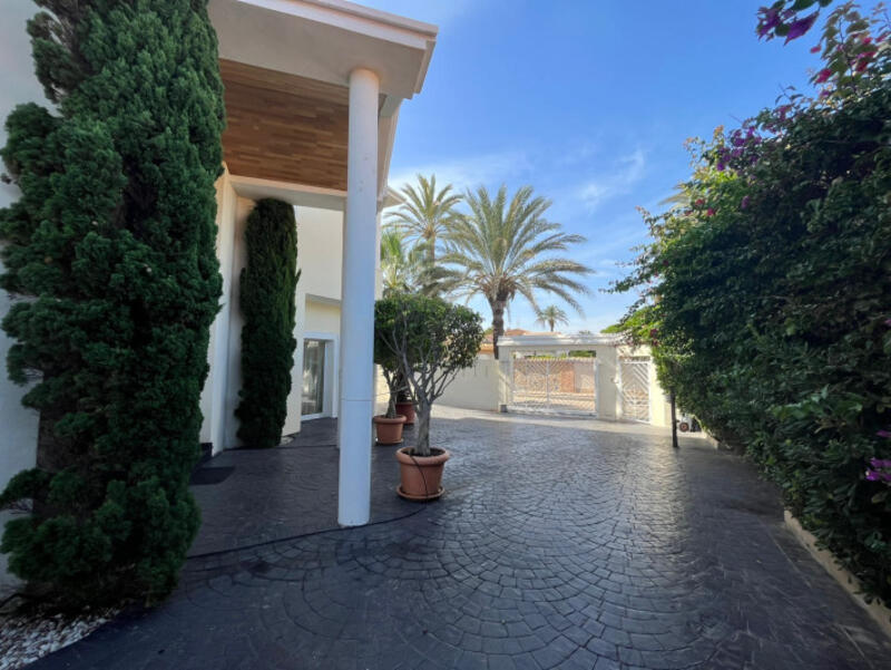 4 Cuarto Villa en venta