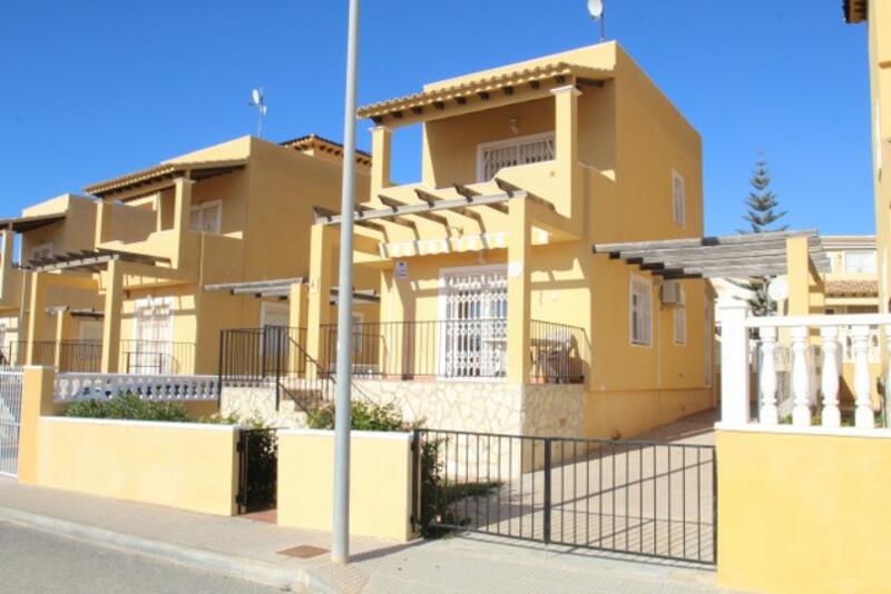 Villa Te koop in Villamartin, Alicante