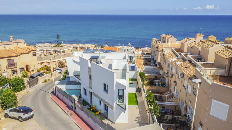 Villa zu verkaufen in Torrevieja, Alicante