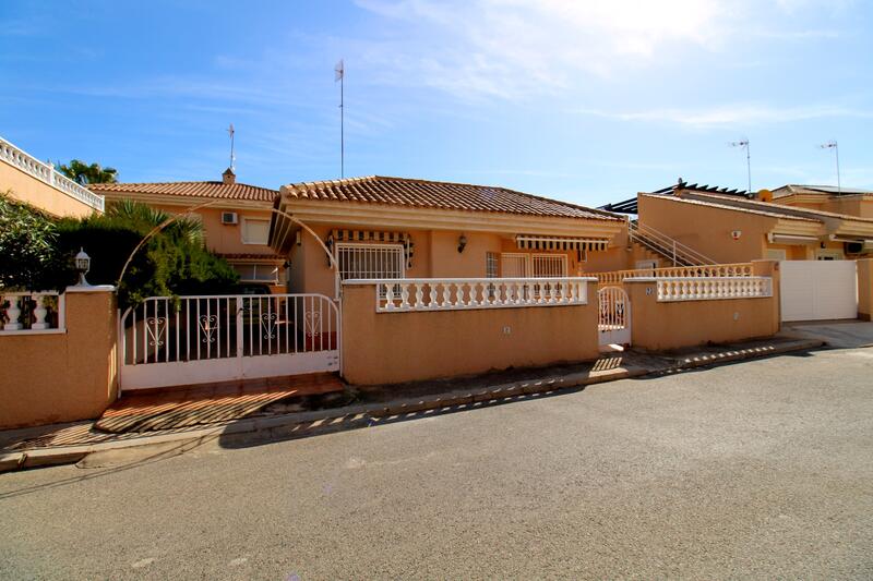 Villa for sale in Playa Flamenca, Alicante