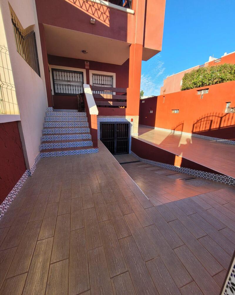 Villa til salg i Playa Flamenca, Alicante