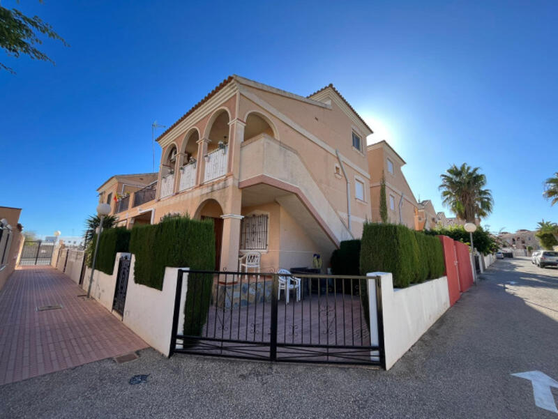 Villa til salg i La Zenia, Alicante
