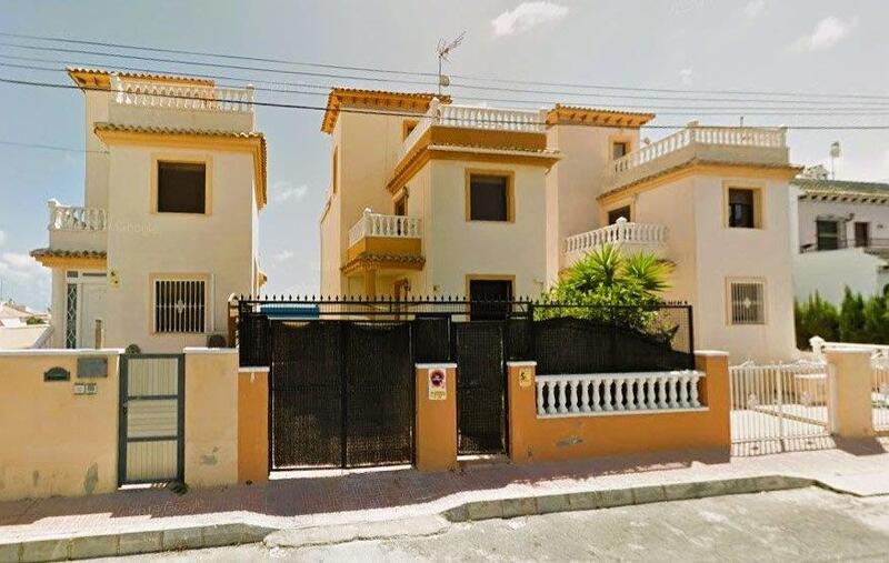 Villa til salg i Torrevieja, Alicante