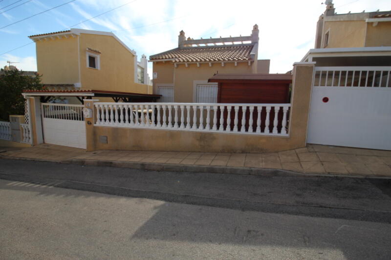 Villa zu verkaufen in Villamartin, Alicante