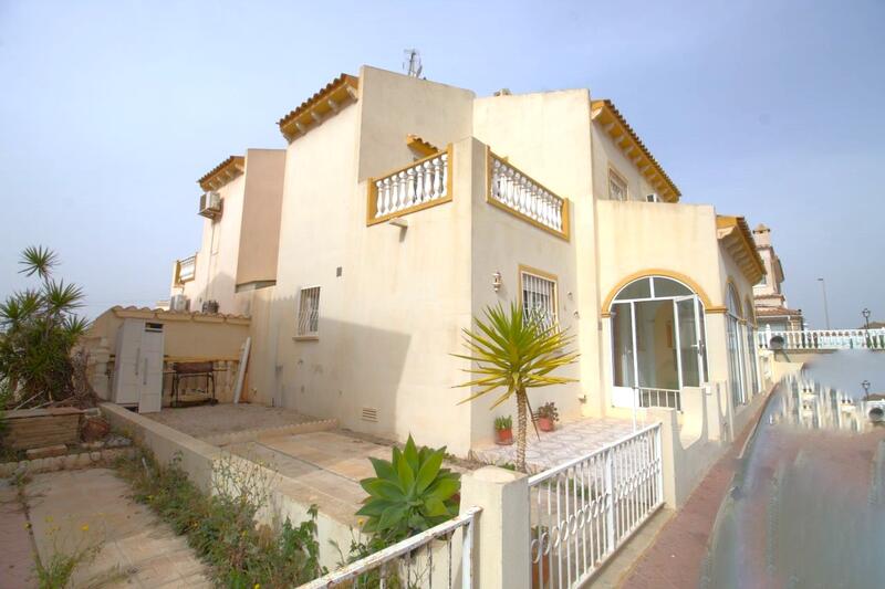 Villa zu verkaufen in La Zenia, Alicante