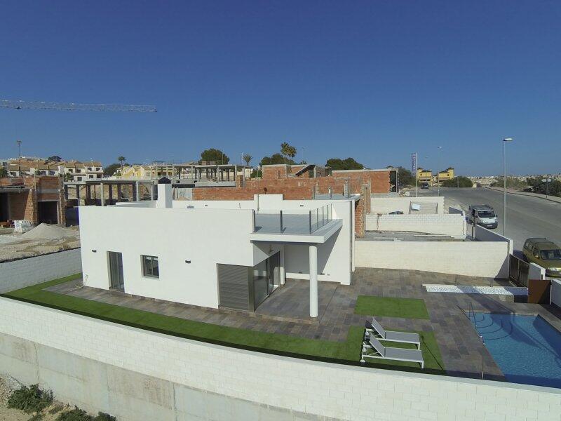 Villa til salg i Playa Flamenca, Alicante