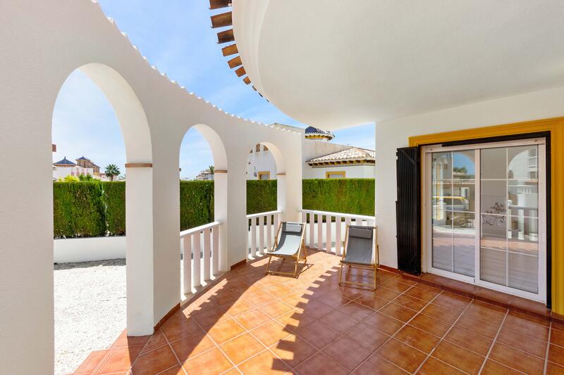 Villa till salu i Cabo Roig, Alicante